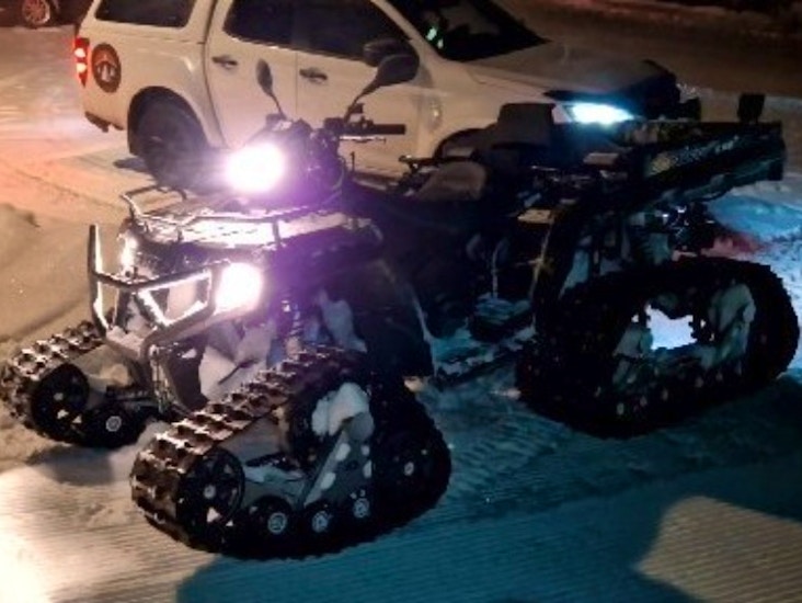 Polaris sportsman 570 6x6 med bandsats.
