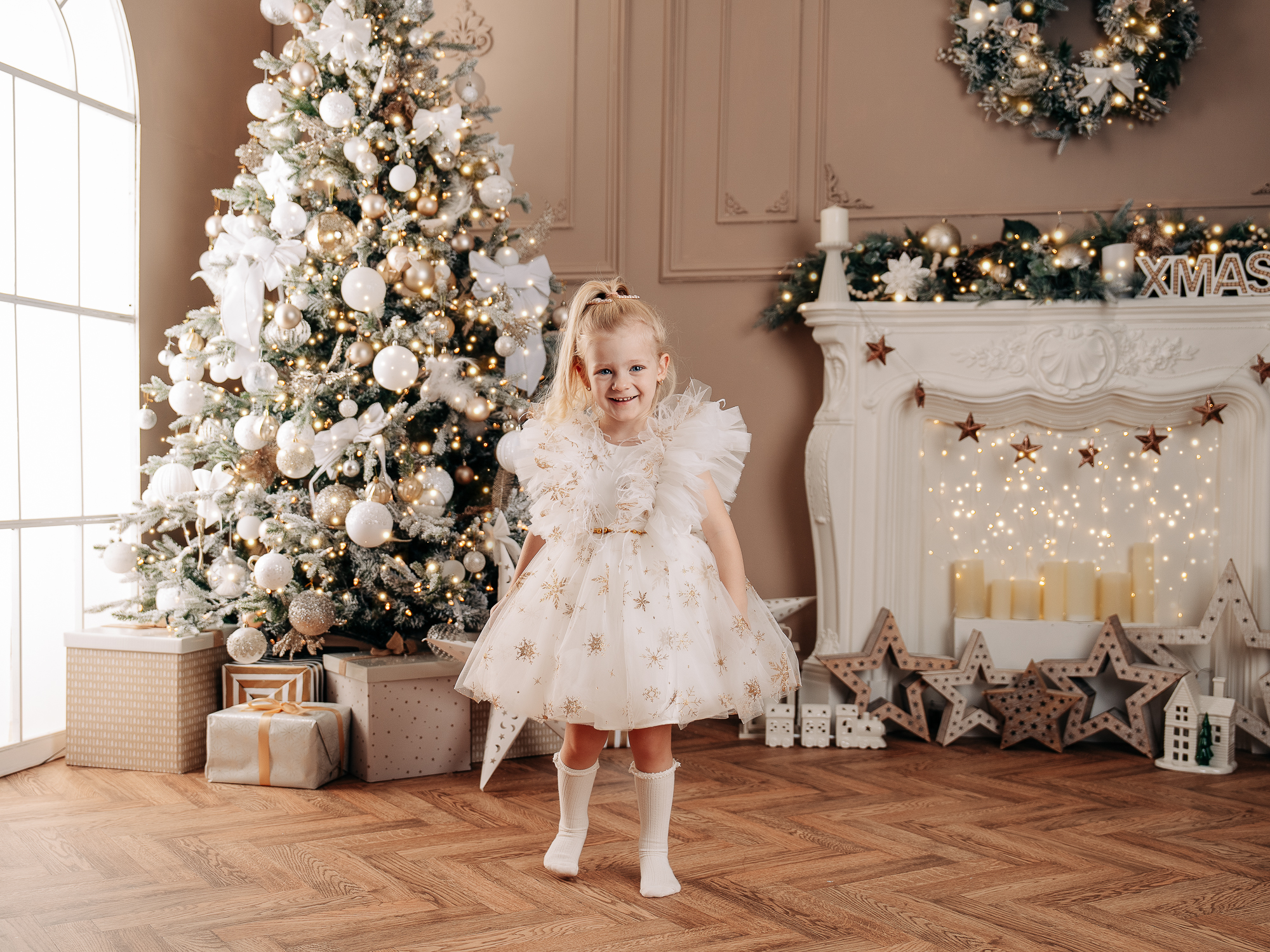 Girl white and gold tule dress new's eve christmas 2-3 years old