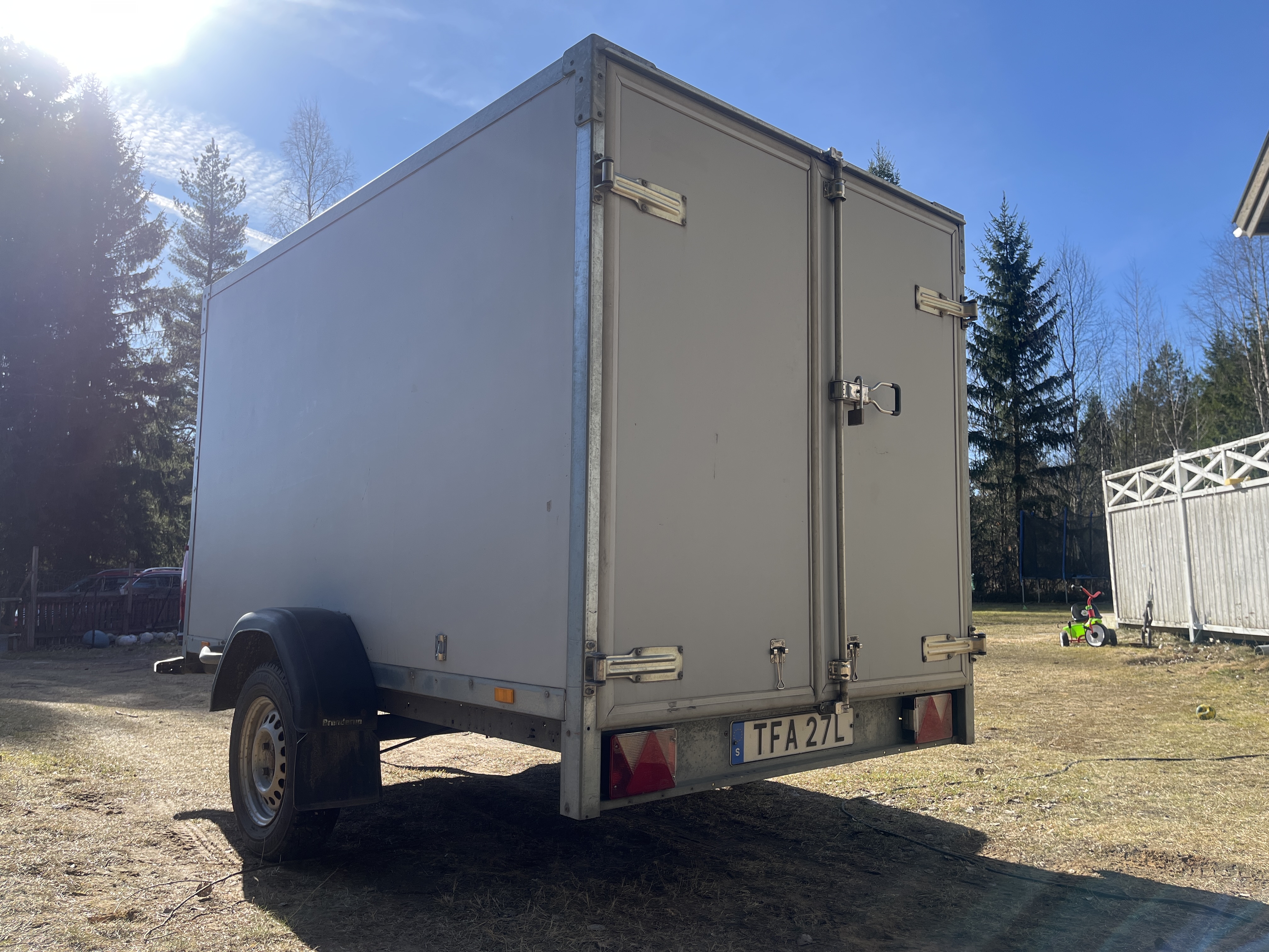 Rymligt brenderup skåpsläp -2019