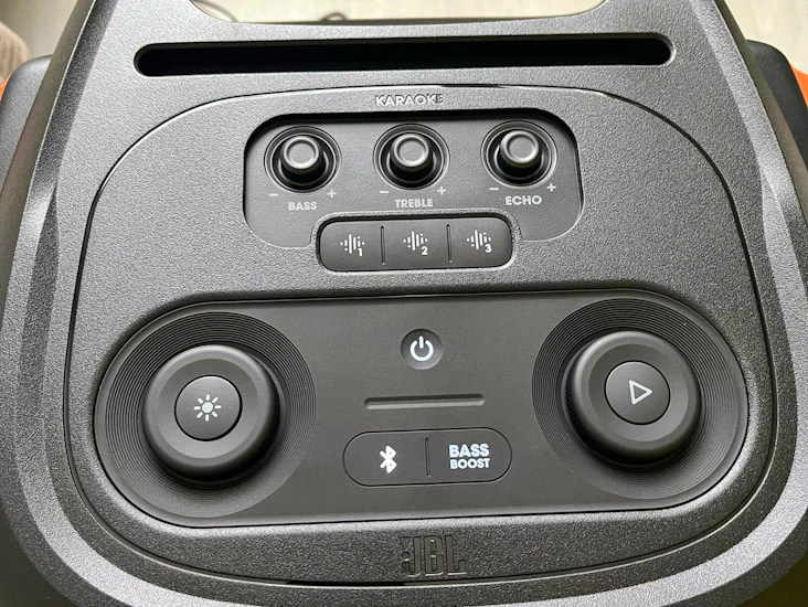 Jbl 710 bluetooth bilekaiutin
