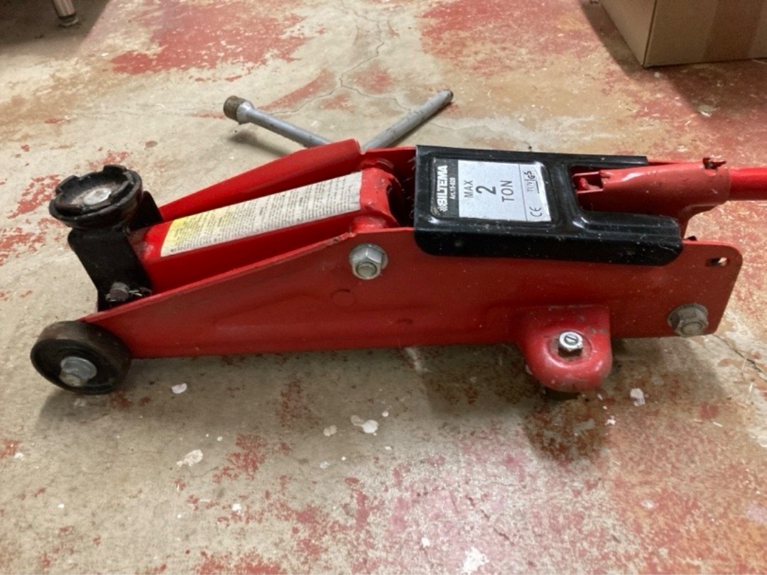Garagedomkraft 2 ton och fälgkors mälarhöjden