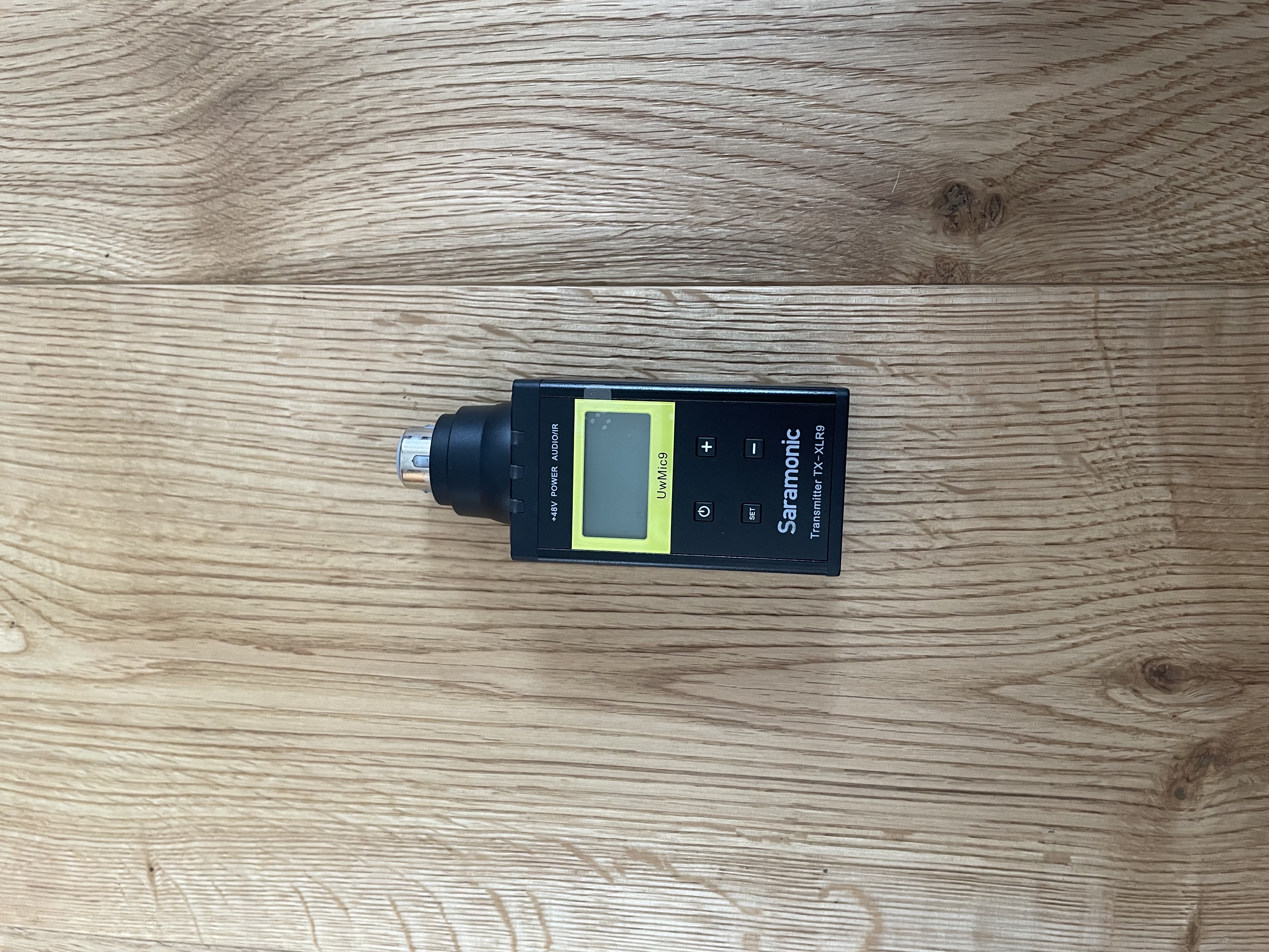 Saramonic xlr plug-on wireless audio transmitter