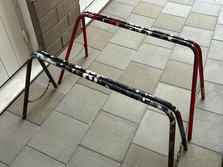 Gips/målarbockar metall 2st