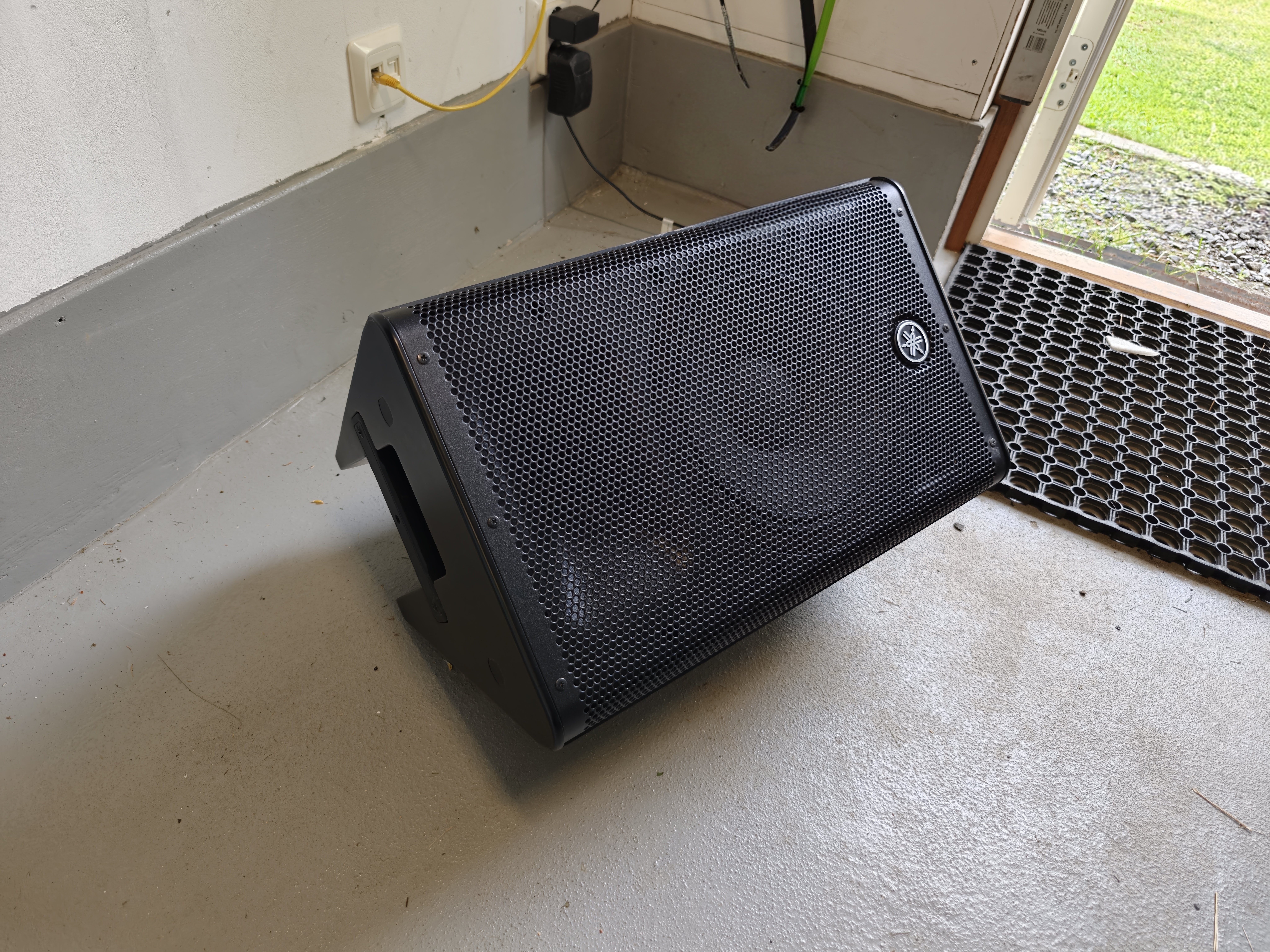 Yamaha dxr10 mk2 aktiivikaiutin