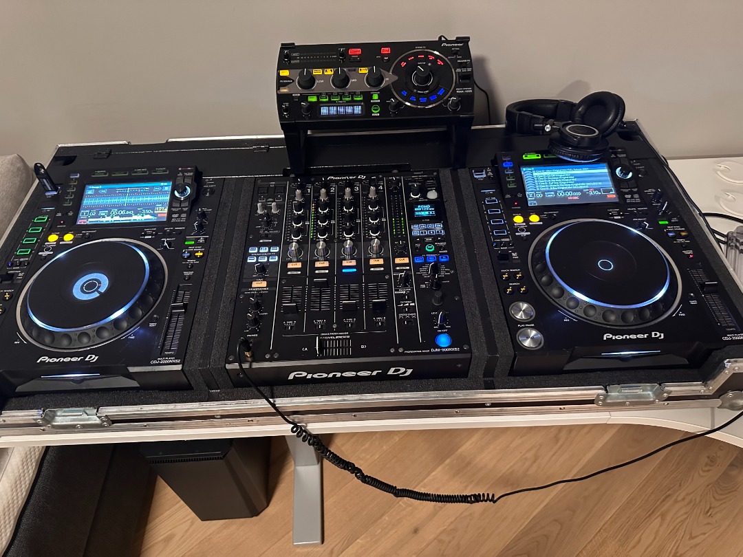 Dj-utstyr i flightcase (nexus2)