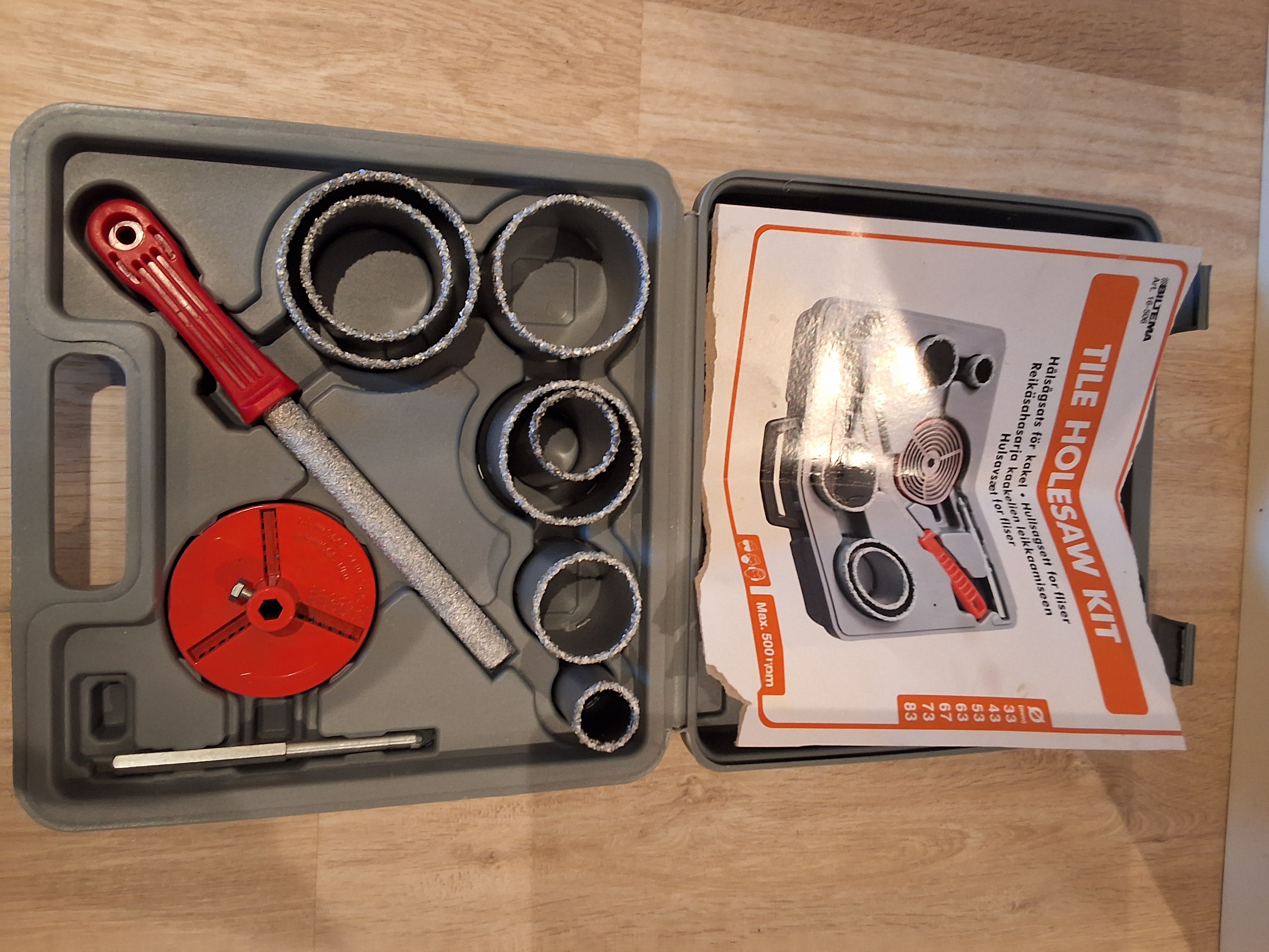 Hullsagset til fliser 