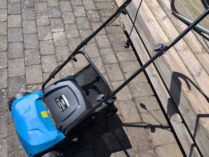 Vertikalskärare/mossrivare