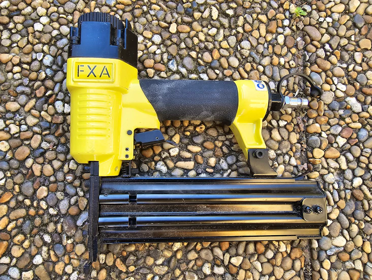 Dyckert pistol, perfekt för att sätta lister