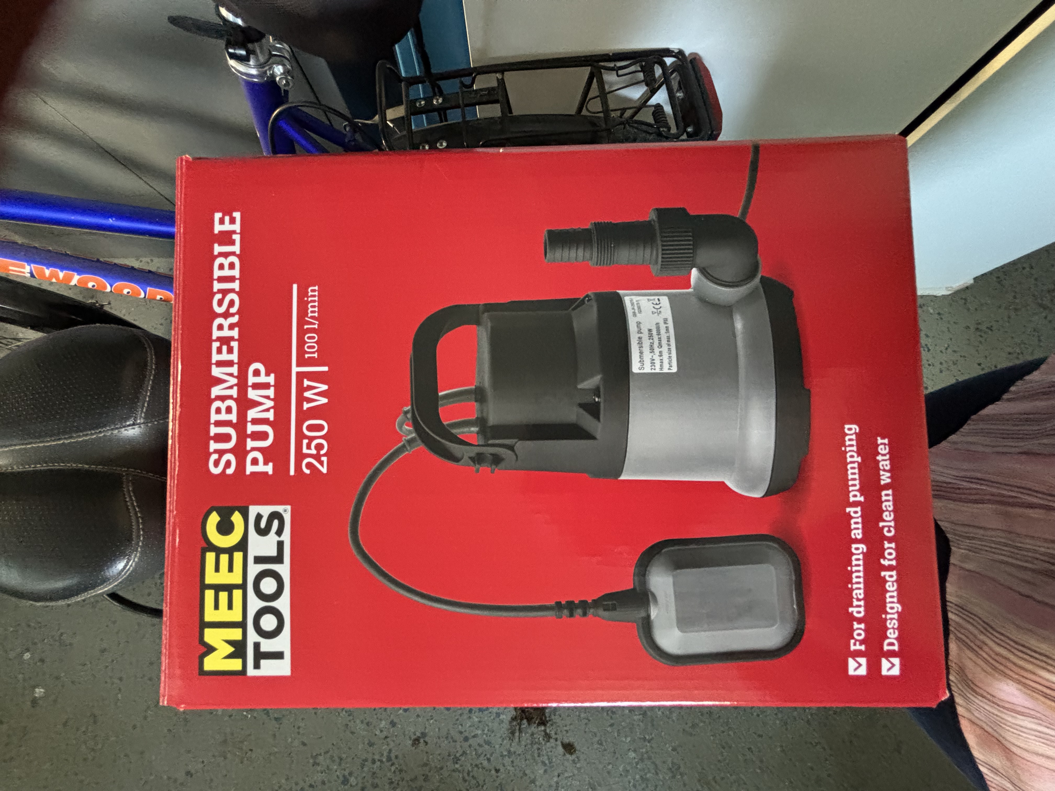Tänkbark dränkbar pump (submersible pump) – 250 w