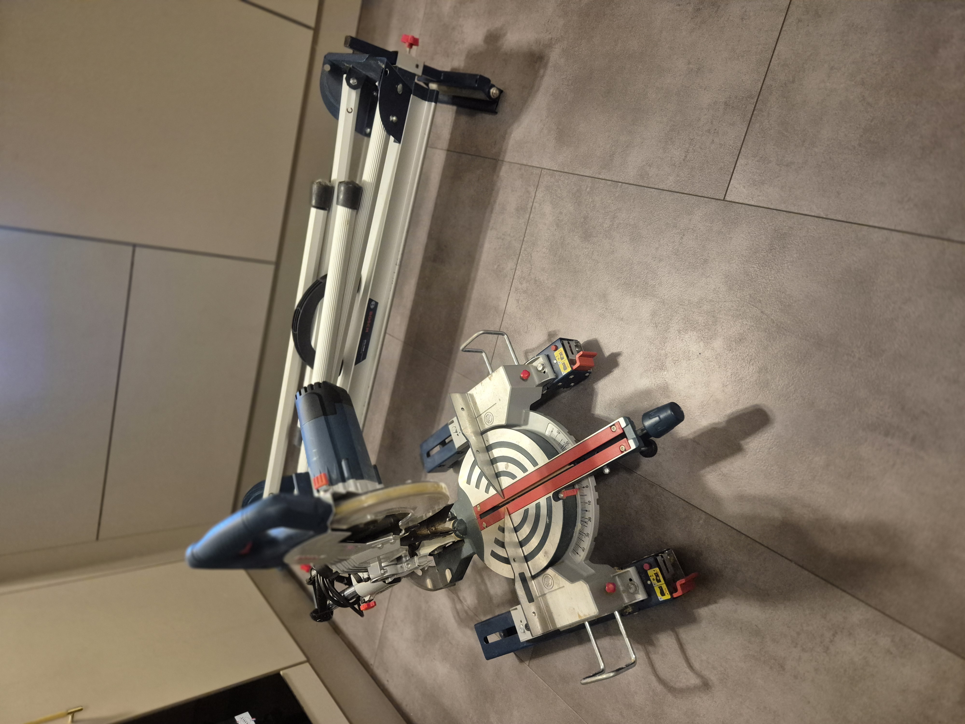 Bosch kapp & gjærsag + stativ