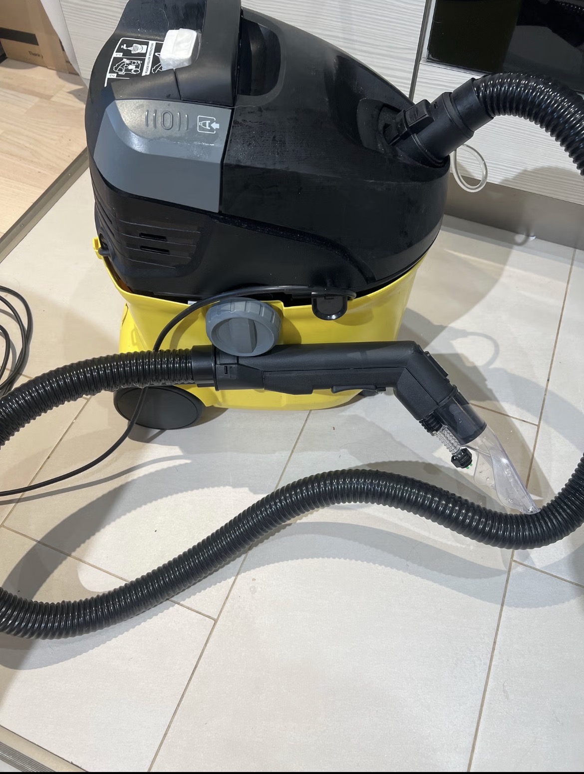 Kärcher se 2 tekstiilipesuri vuokralle