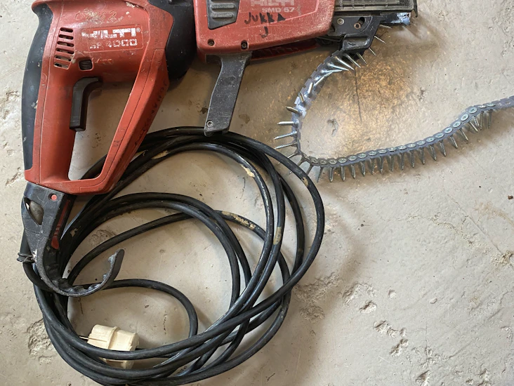 Hilti nauharuuviväännin