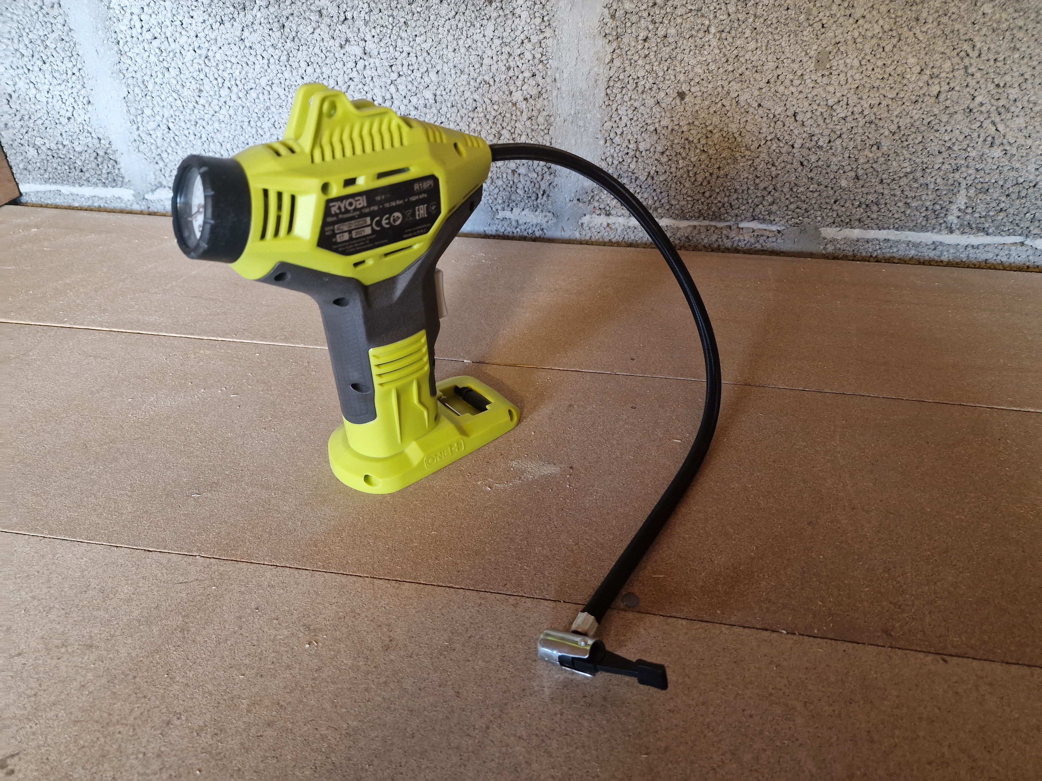 Batteridrevet minikompressor