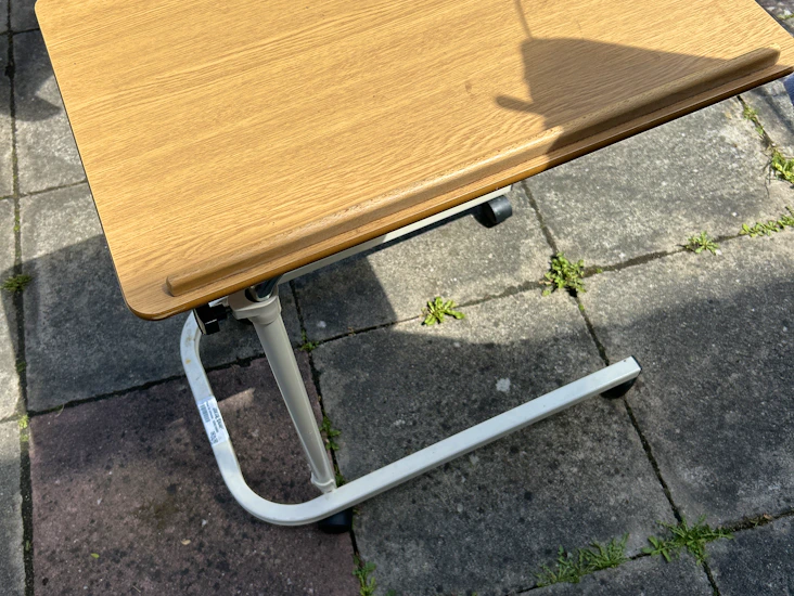 Rolling table small with 4 weel