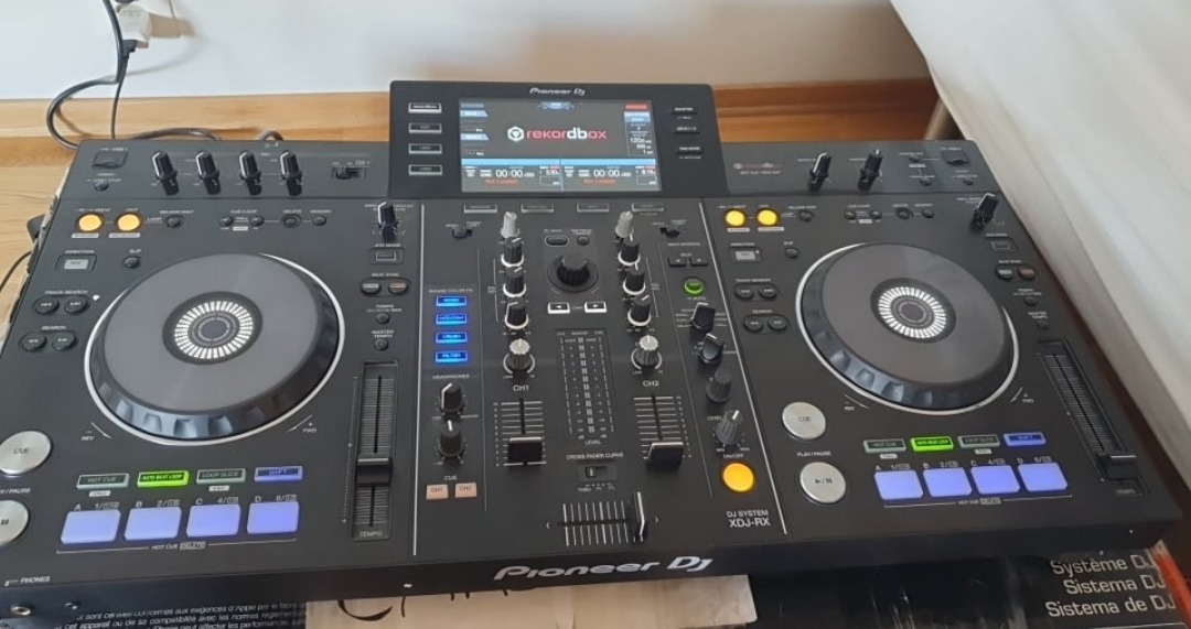 Pioneer xdj-rx 2-channel dj mixer 
