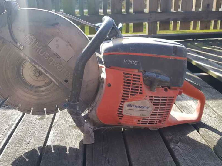 Bensindriven husqvarna k760 med 350 klinga.