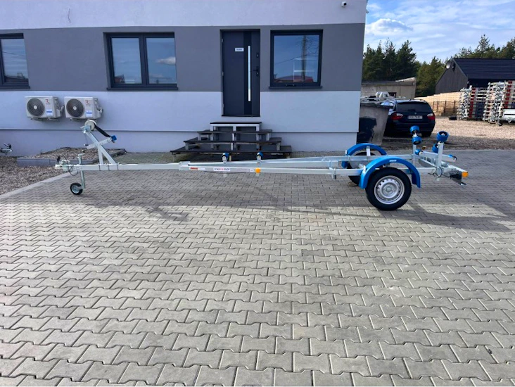 Båtsläp (båttrailer) uthyres – stabil & lättkörd 750kg