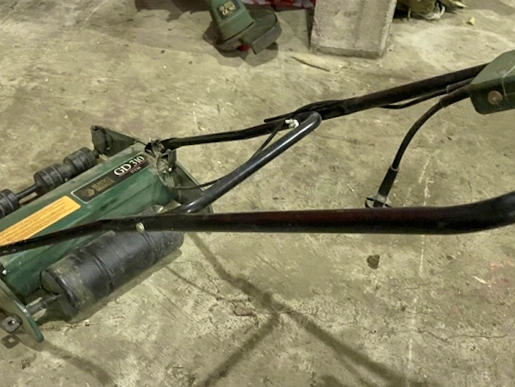 Effektiv och lättanvänd mossrivare!