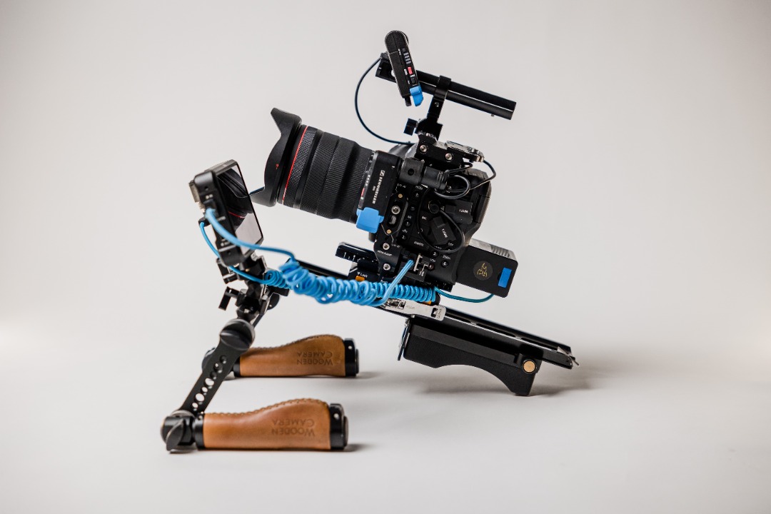 Canon c70 eng kit