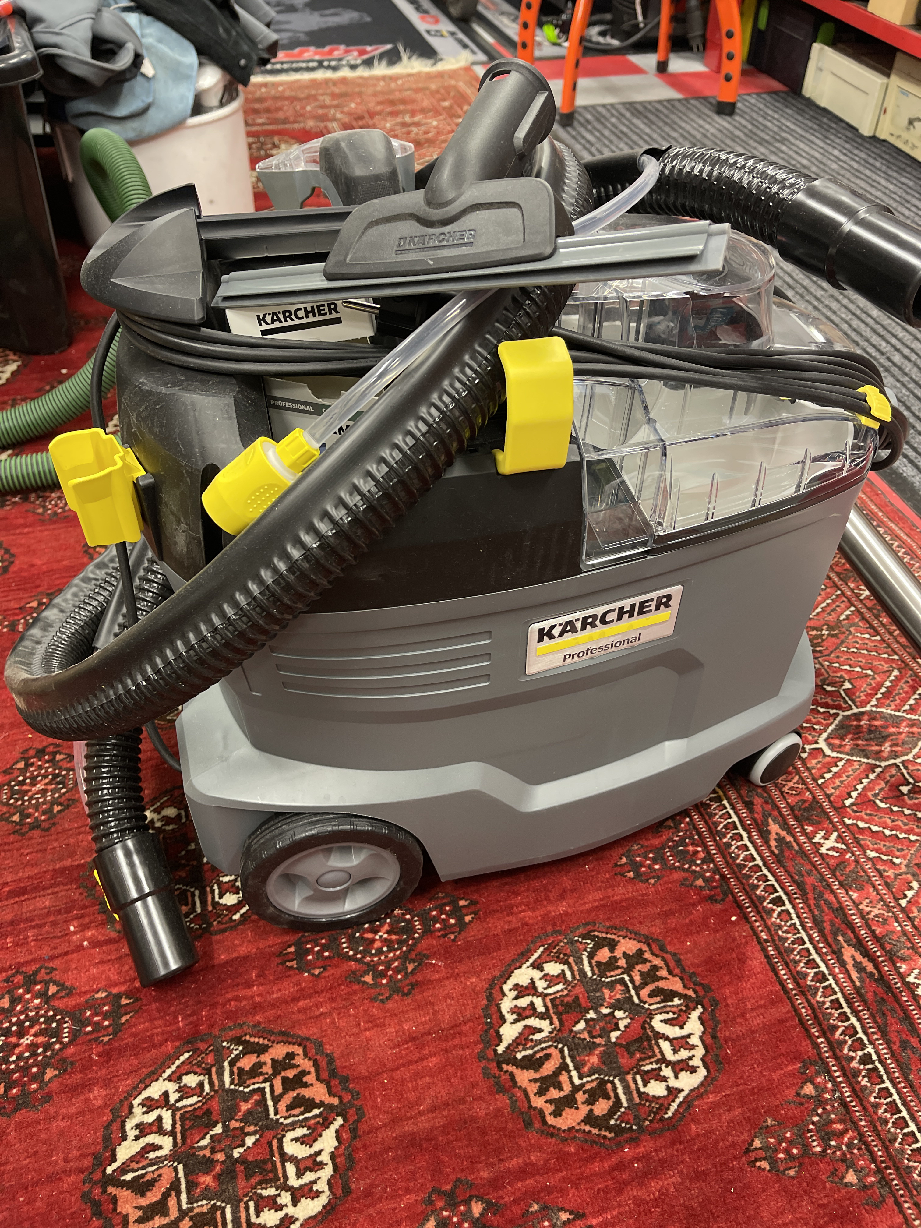 Kärcher 8/1 puzzi professional textiltvätt