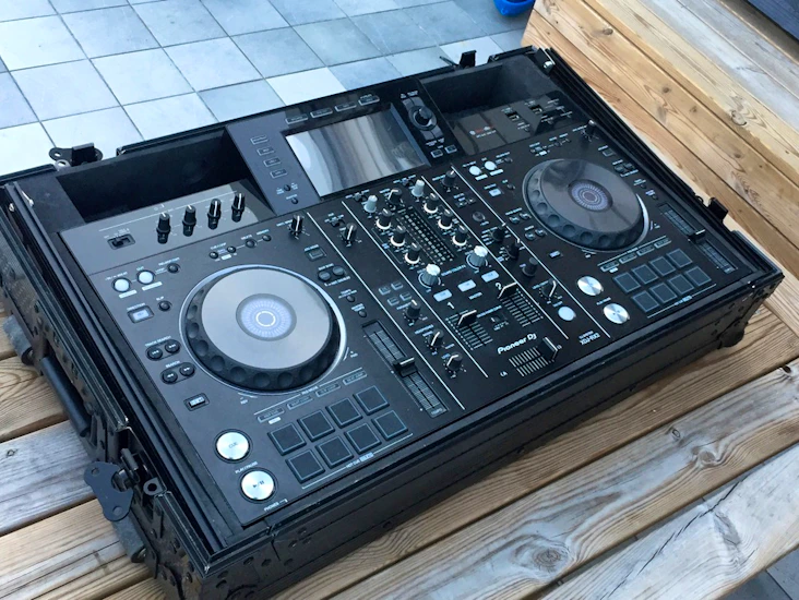Pioneer xdj-rx2 dj bänk