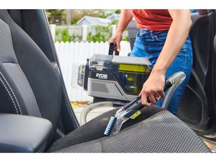 Sladdlös textiltvätt – perfekt för soffa, bil och mattor