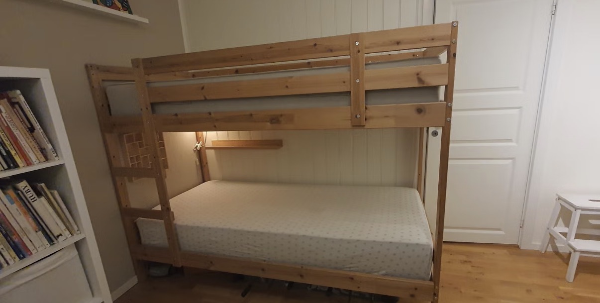 Solid wooden bunk bed for rent 🛏️