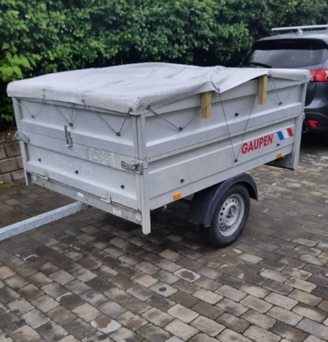 Gaupen henger med høykant og pressening 