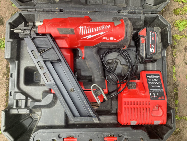 Spikpistol milwaukee 30-34 grader