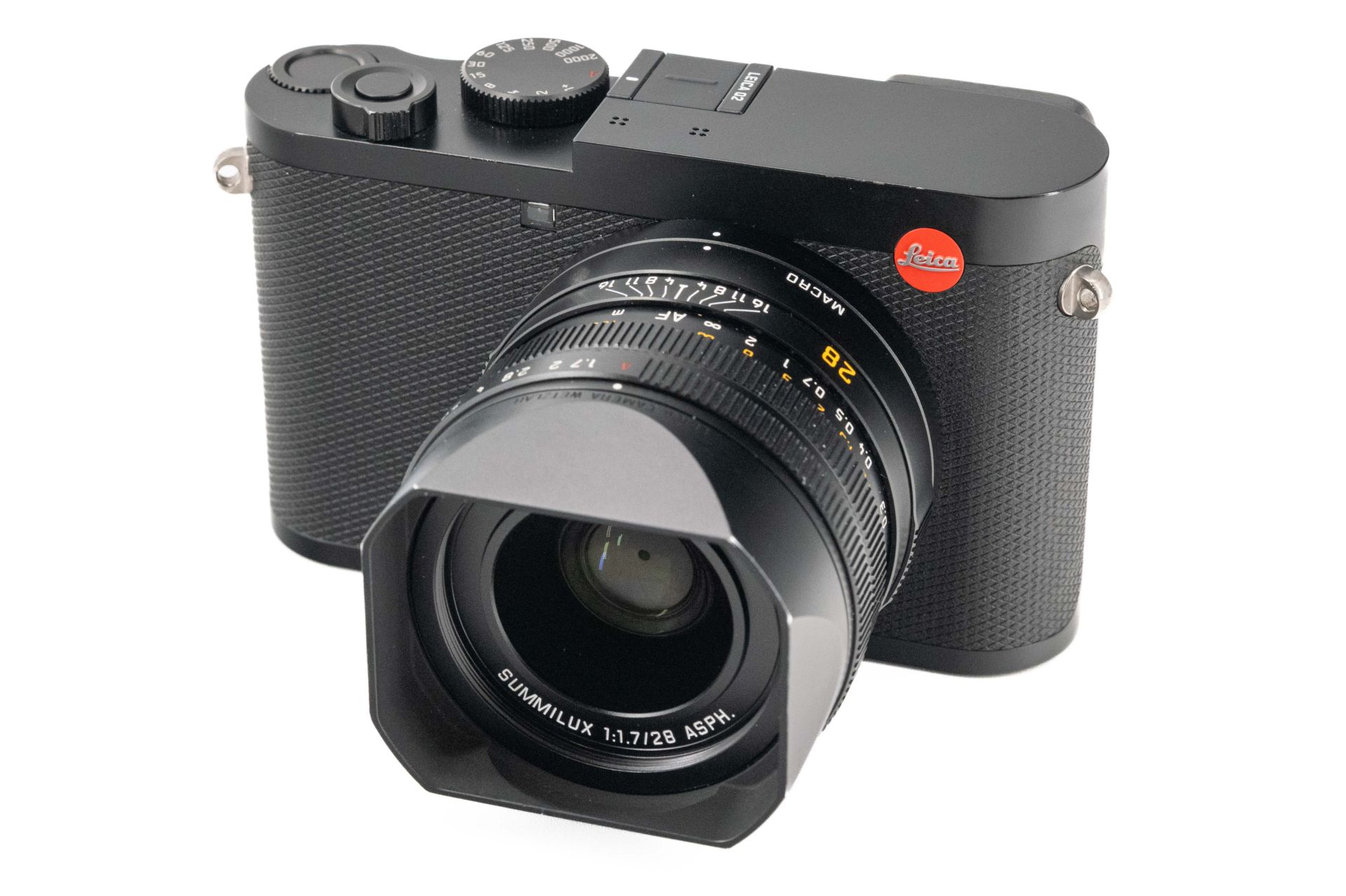 Leica q2 with 2 batteries and charger