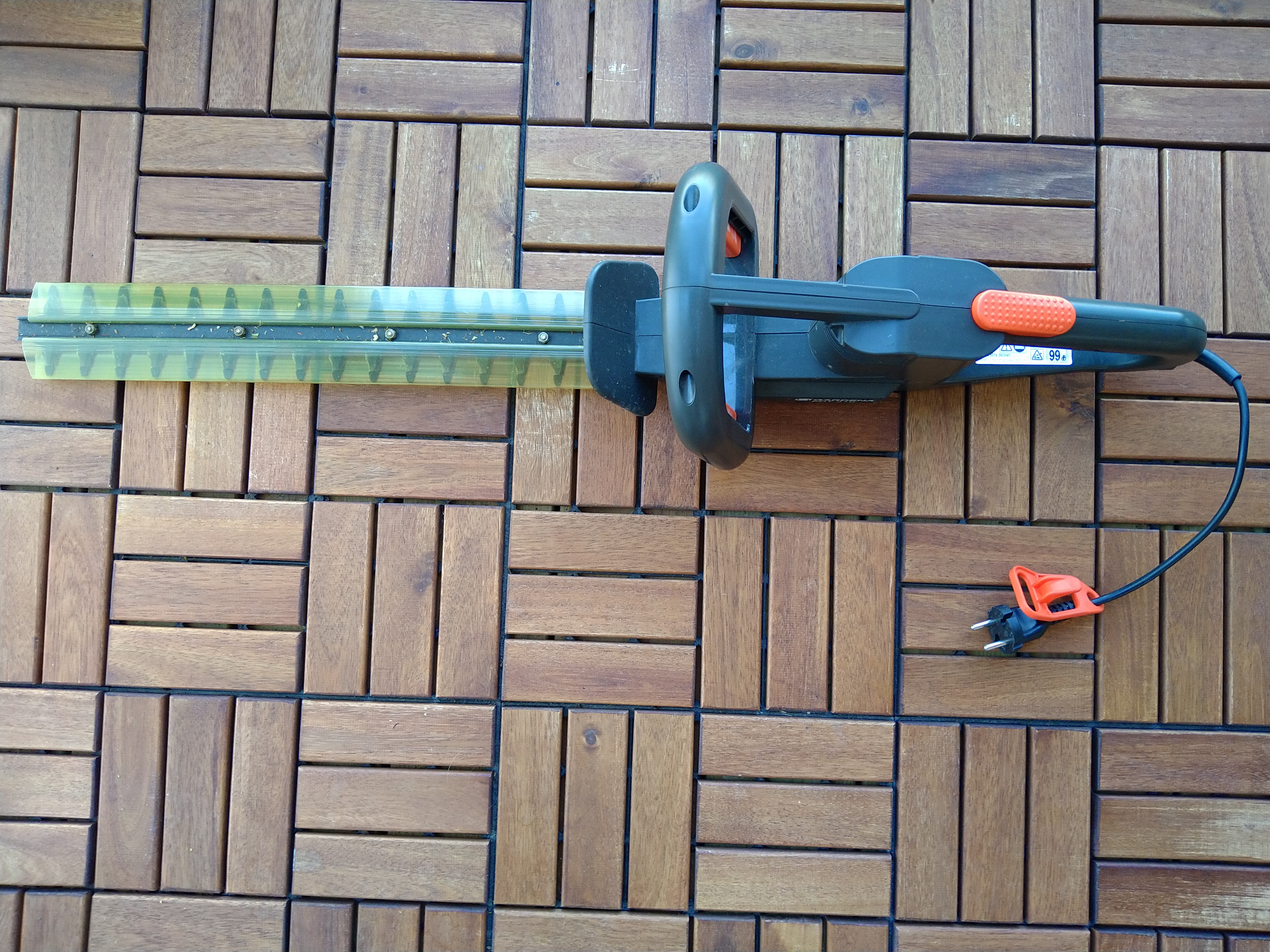 Elektrisk häcksax .