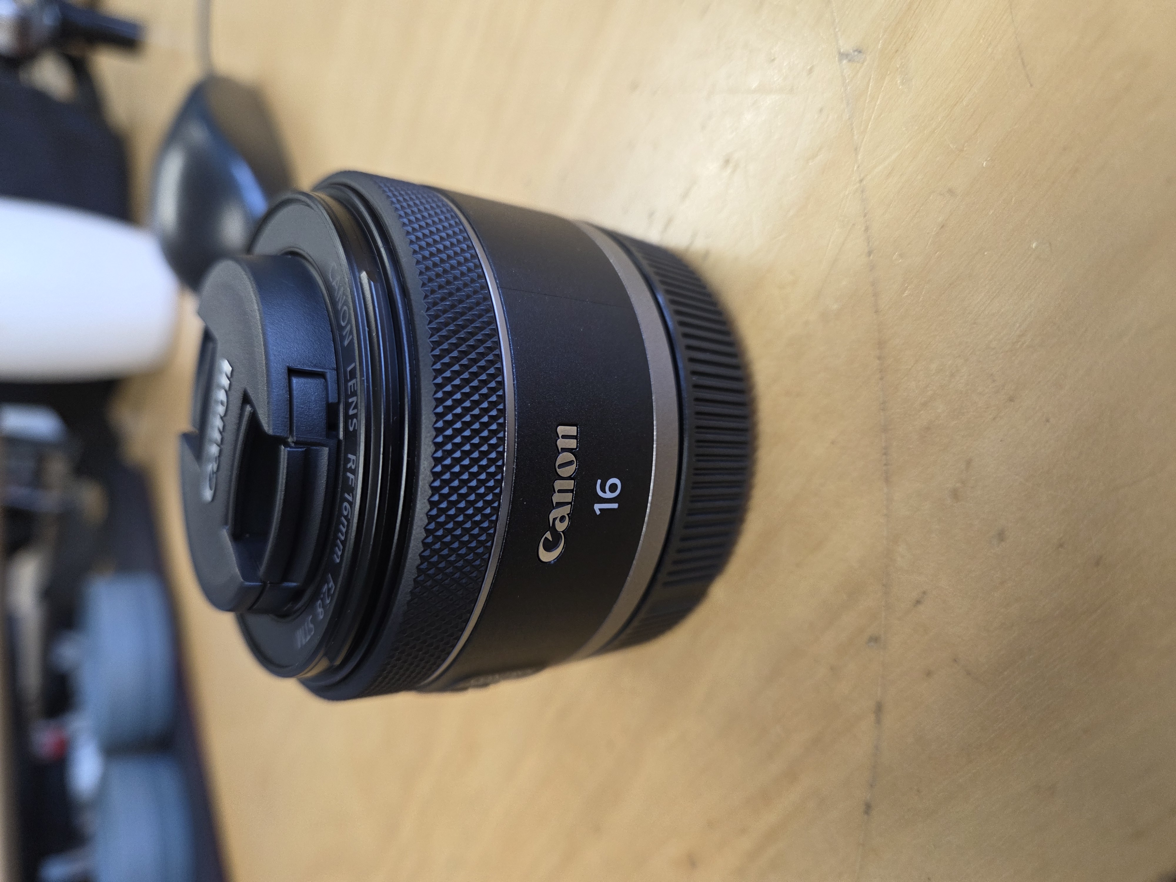 Canon rf 16mm 2.8