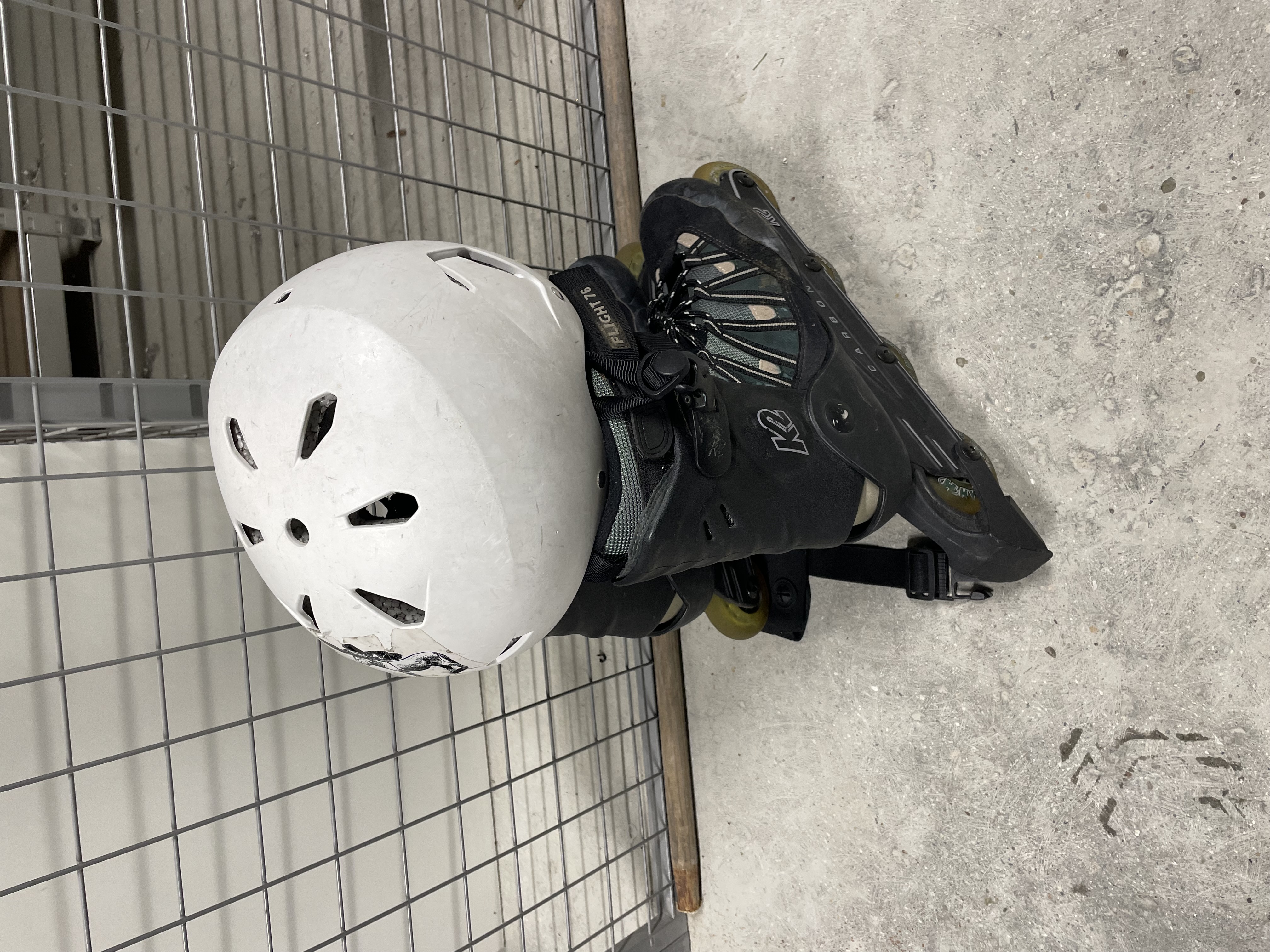 Roller blades