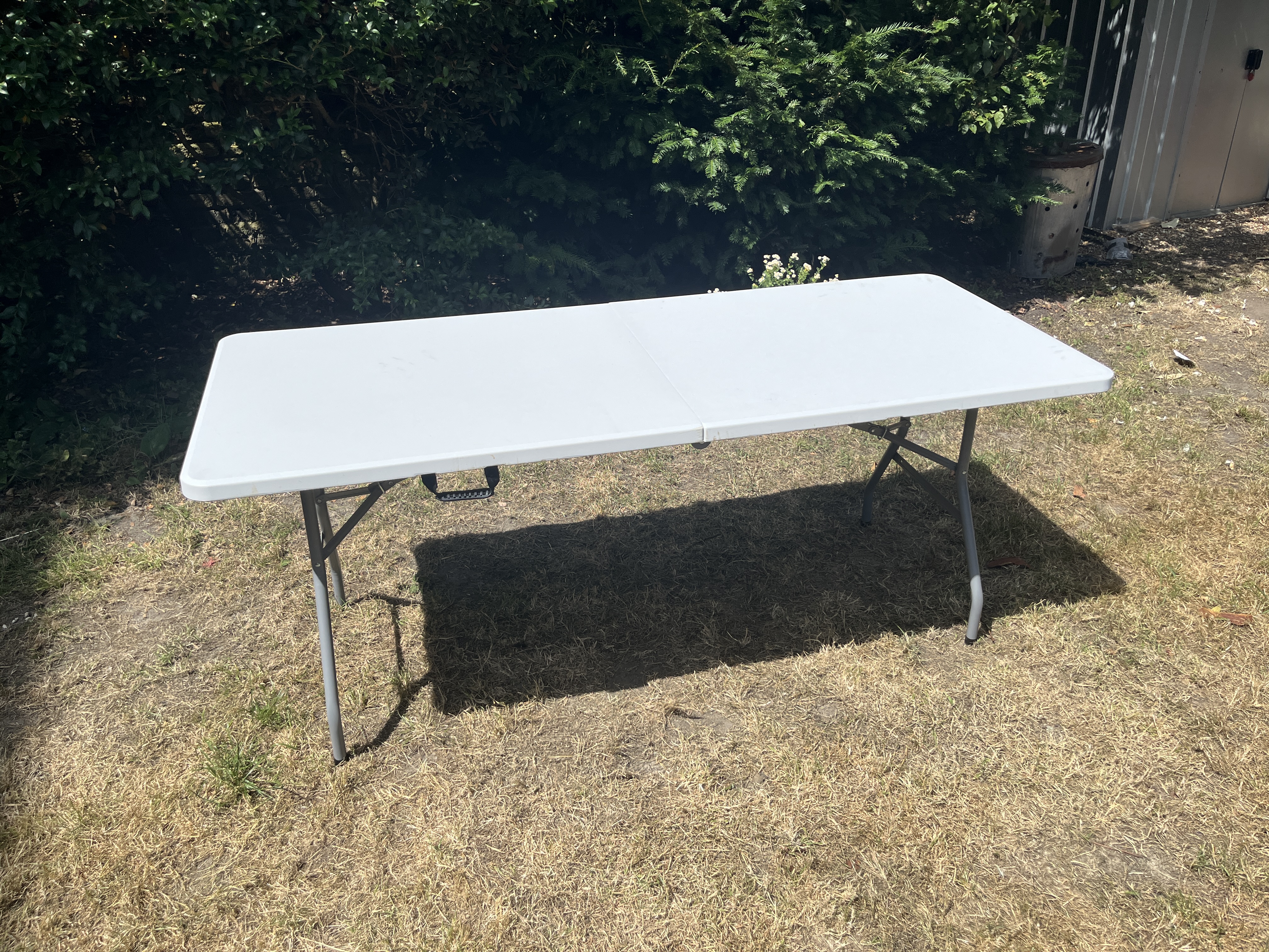 6ft (180cm) long folding trestle table 