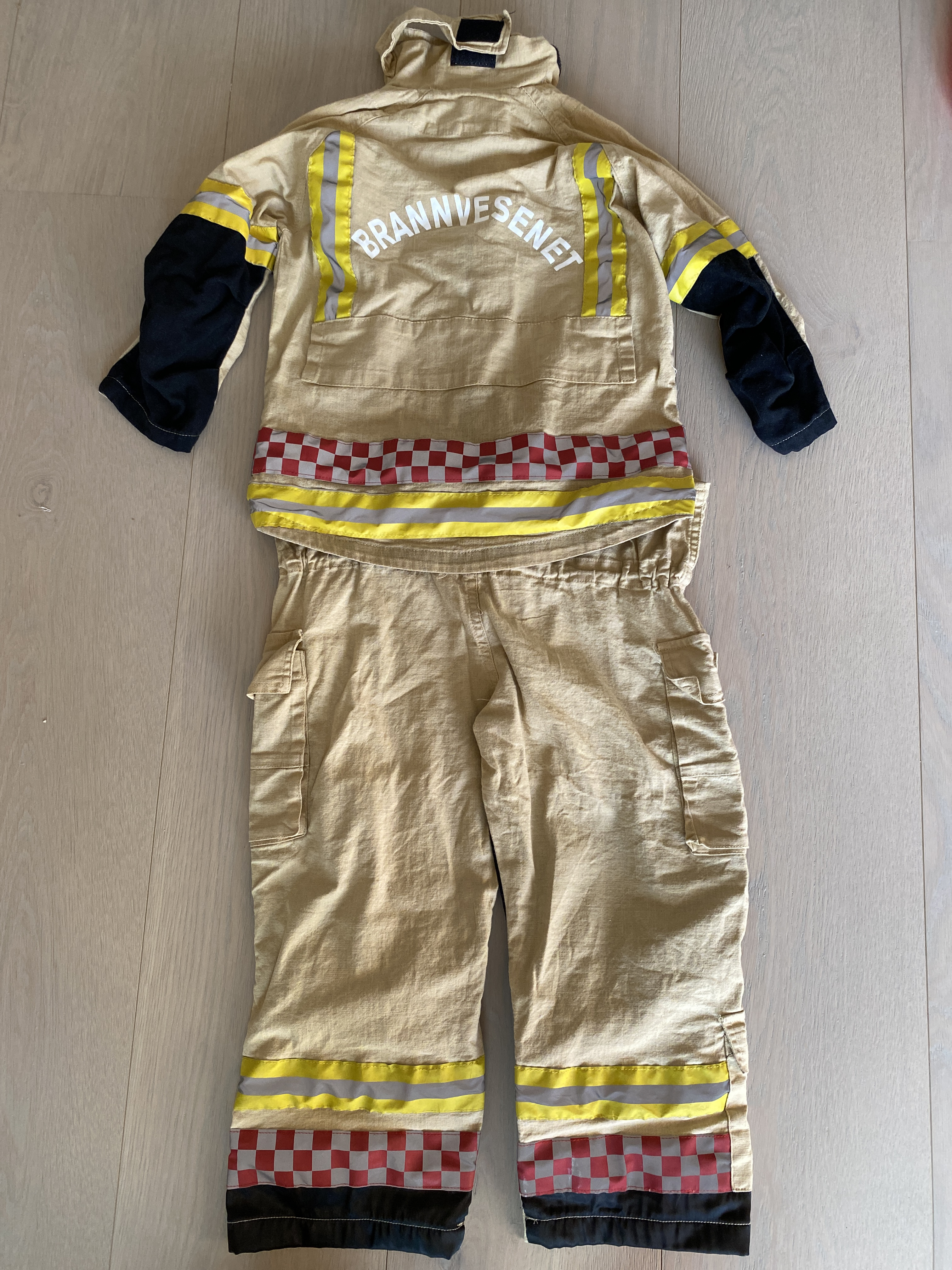 Brannmann kostyme til barn str. 4-5 år