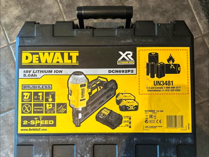 Dewalt batteridriven spikpistol