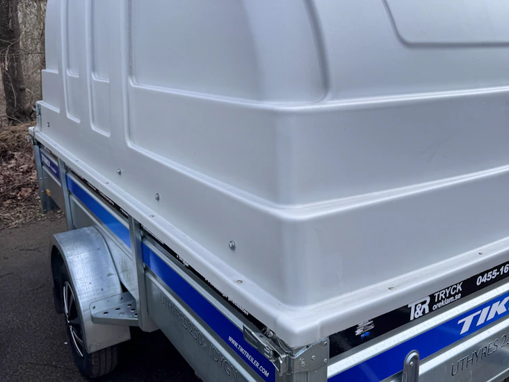 Stor smidig släp med kåpa med mycket lastvikt