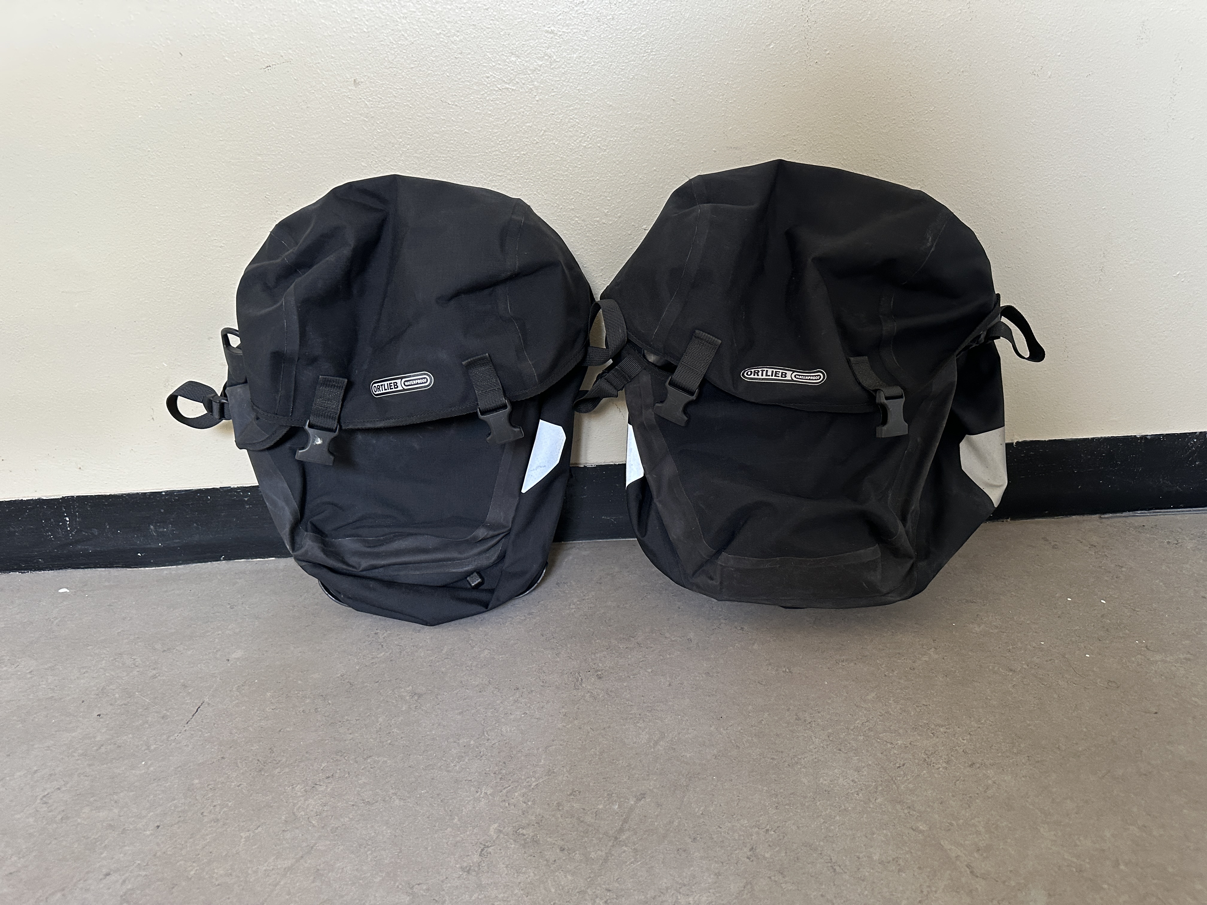 Et sæt ortlieb bike-packer plus cykeltasker til bagagebærer