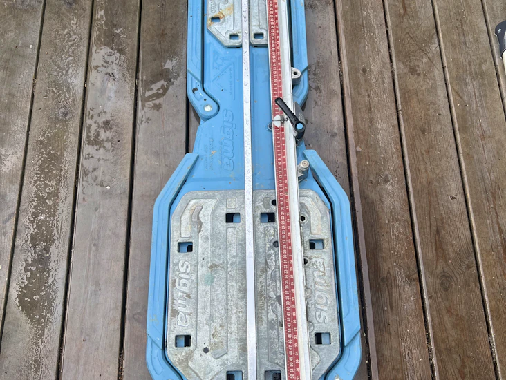 Kakelskärare sigma ( den kapar stora plattor upp till 120 cm)