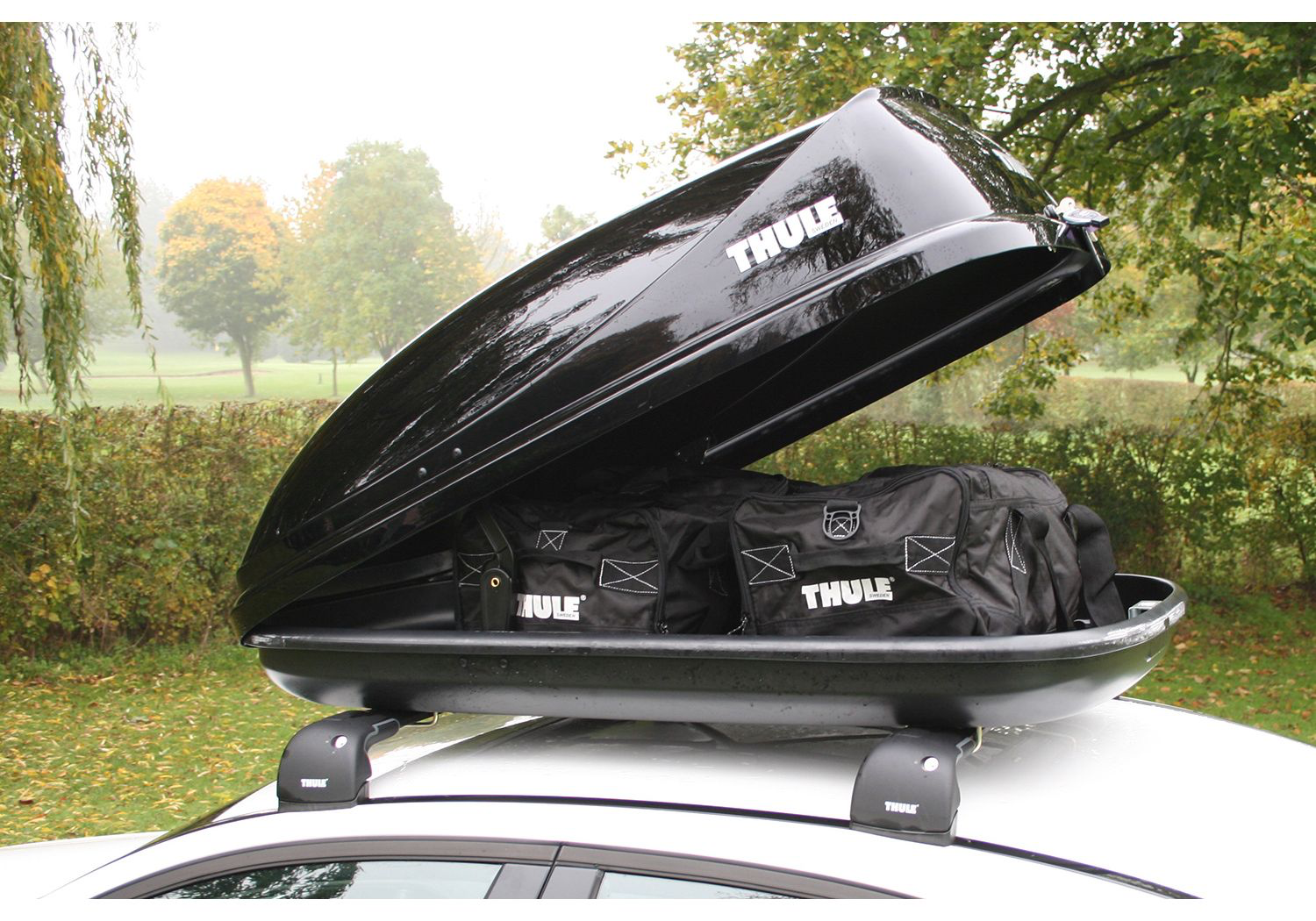 Roof box (thule ocean 80 ) 320ltr space