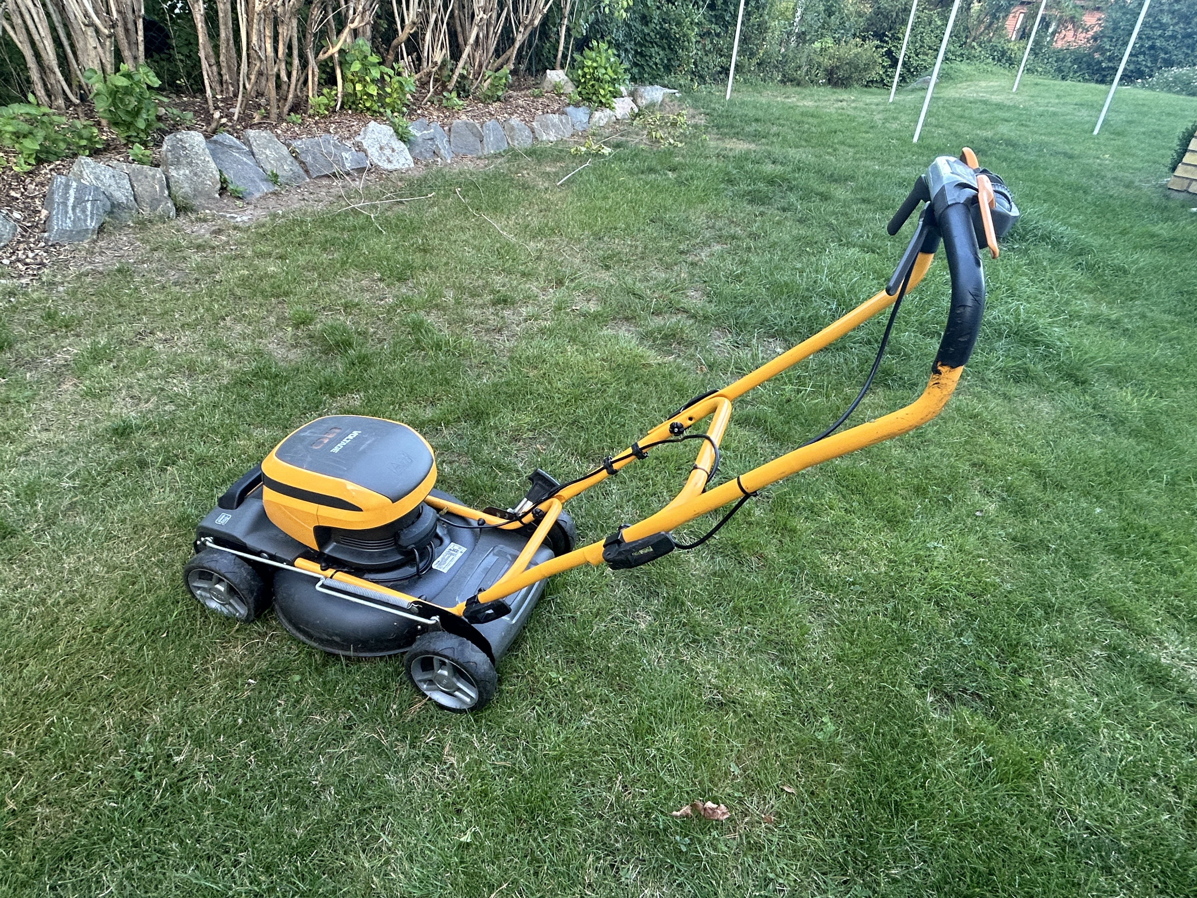 Kraftfull stiga batterigräsklippare 47cm