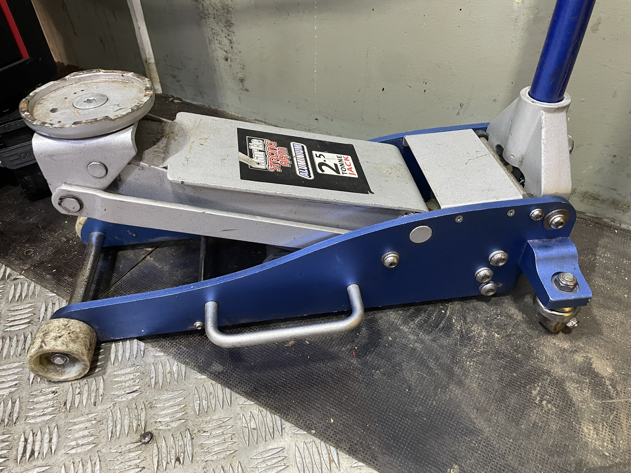 Clarke 2.5 tonne trolley jack