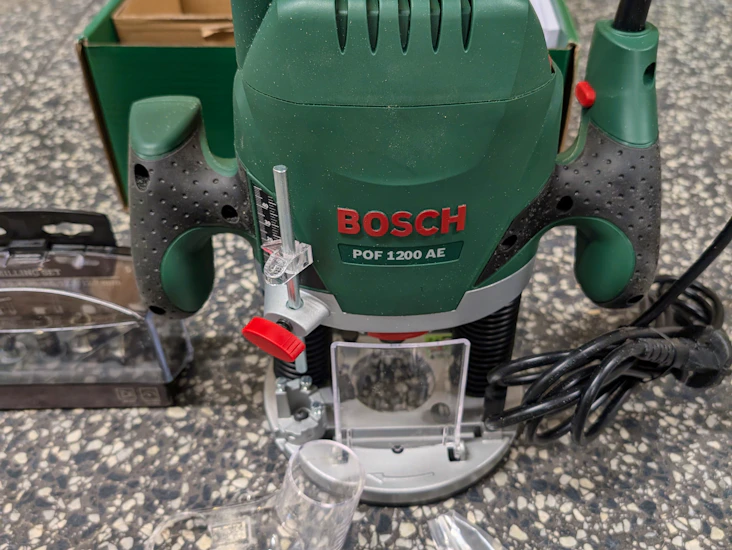 Överhandsfräs bosch med frässtål
