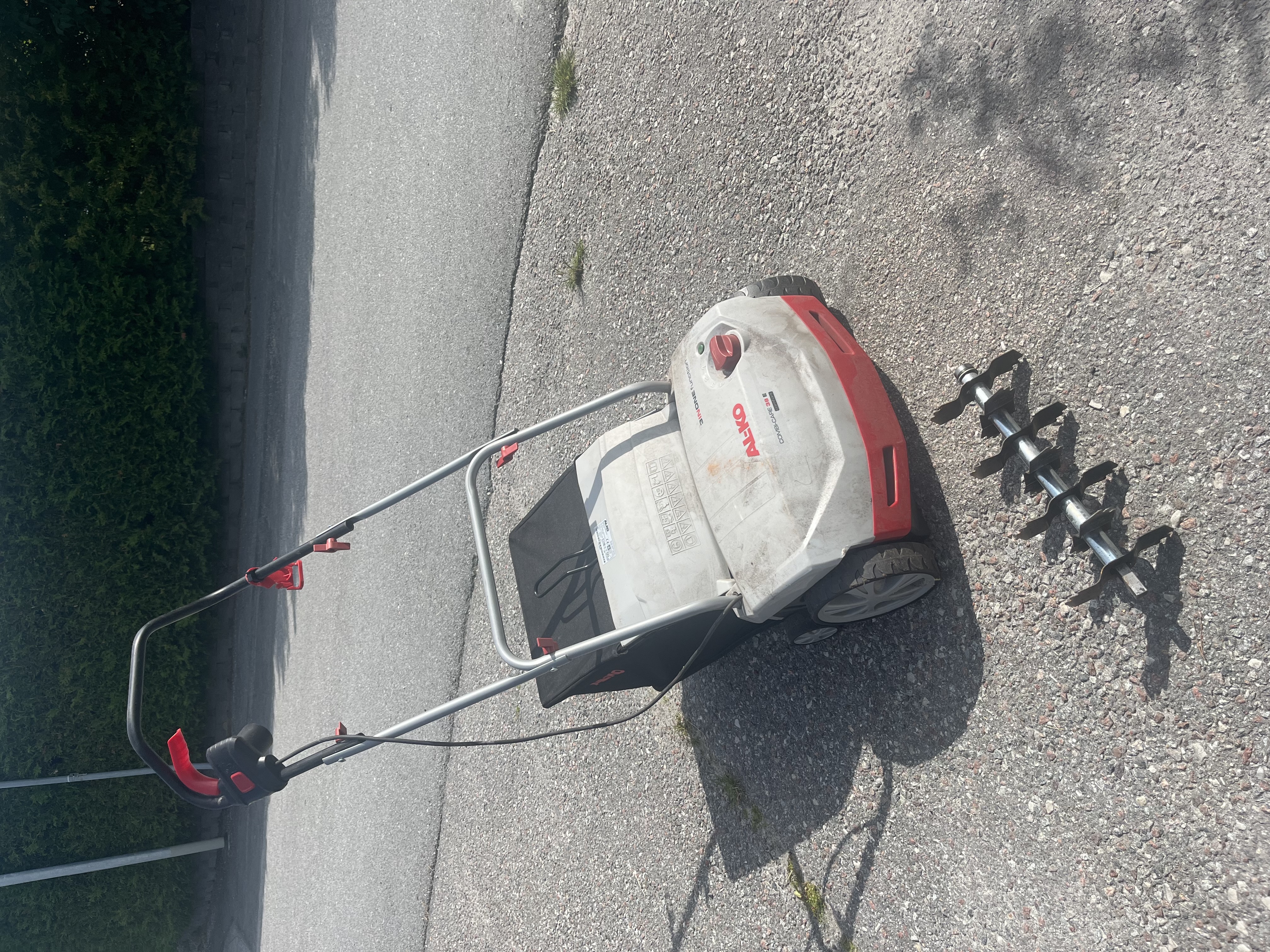 Vertikalskärare med uppsamlare 