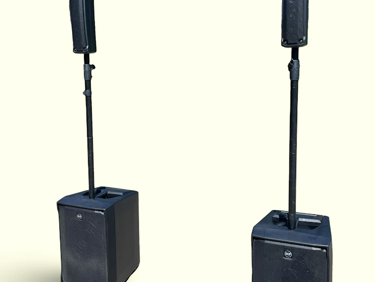 Højtaler til fest/ bryllup (100 pers. med bluetooth)