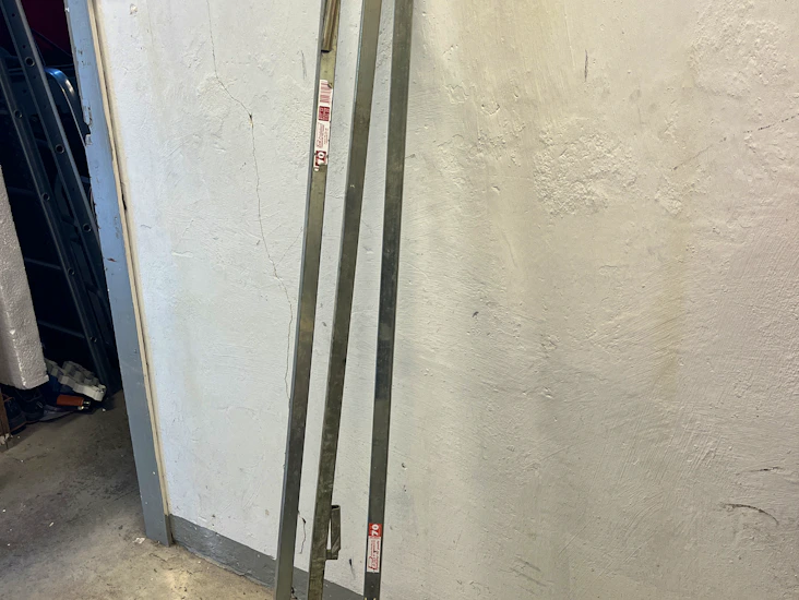 Väggstöd för pool b.la