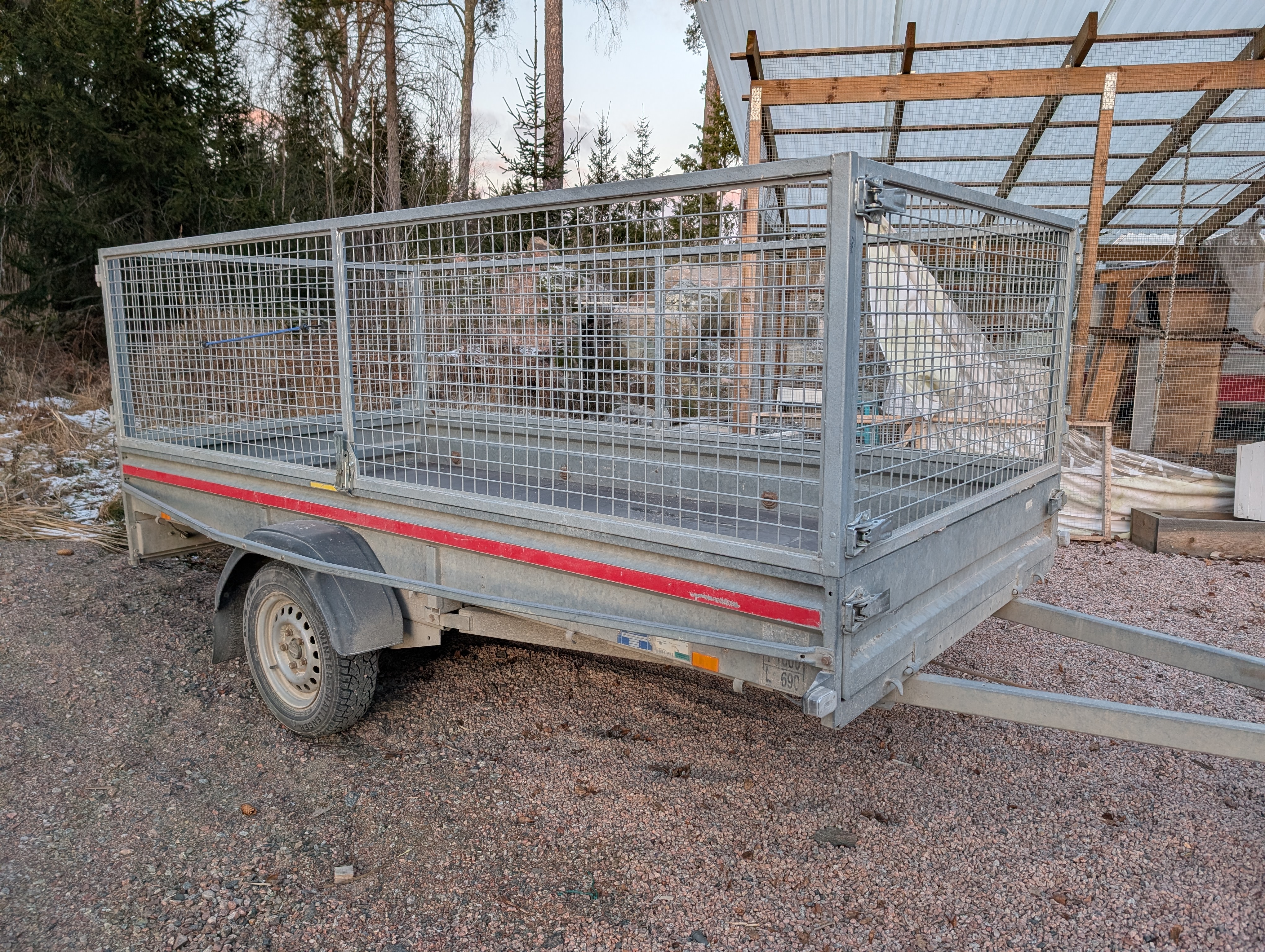 Släpvagn m galler 3,25x1,52m