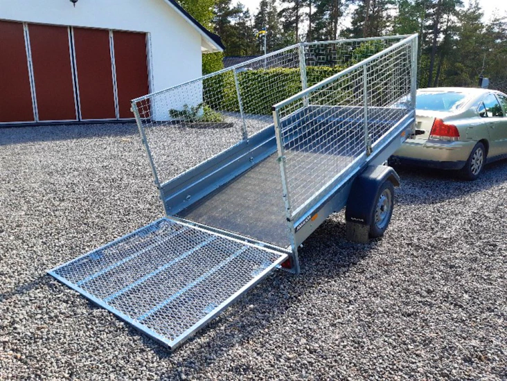 Gallersläp med lastramp.