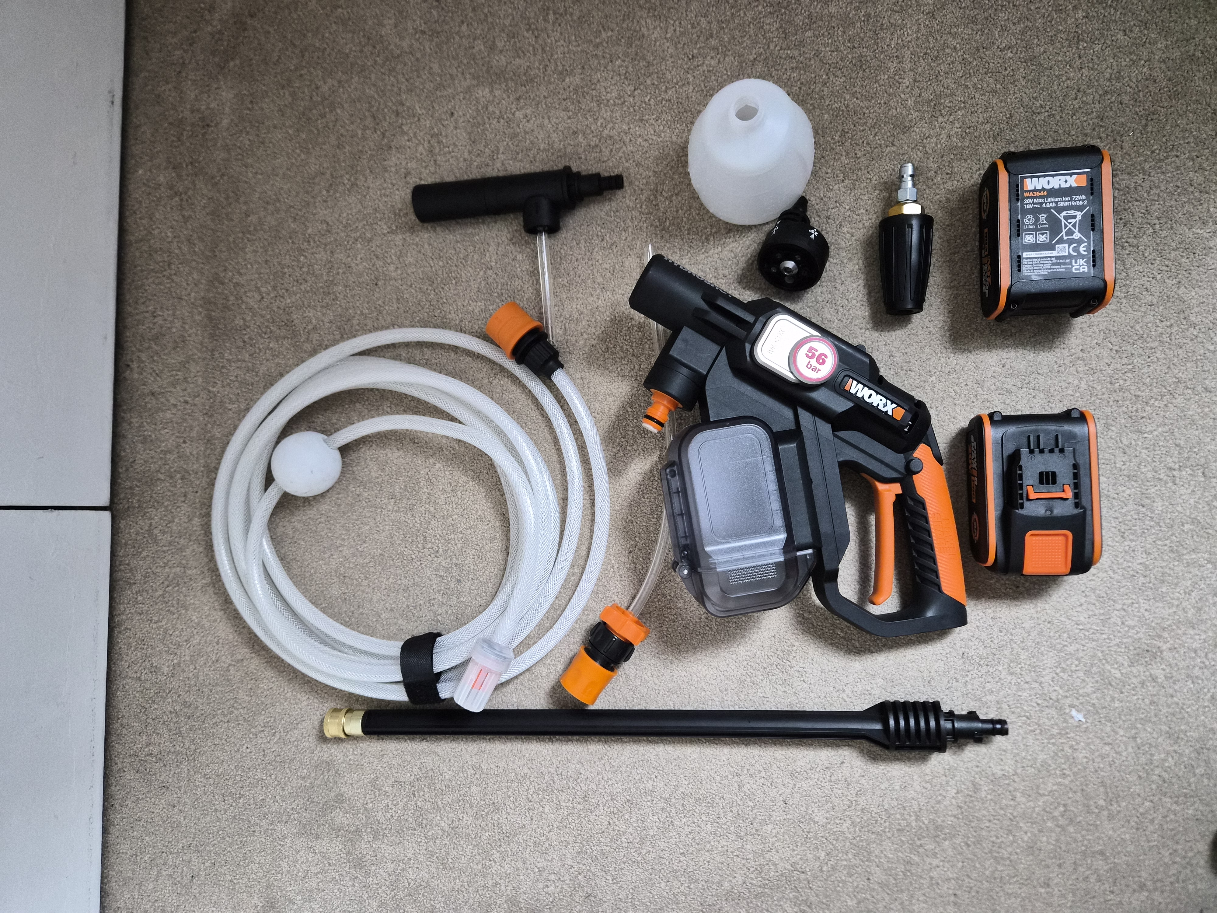 Cordless pressure washer