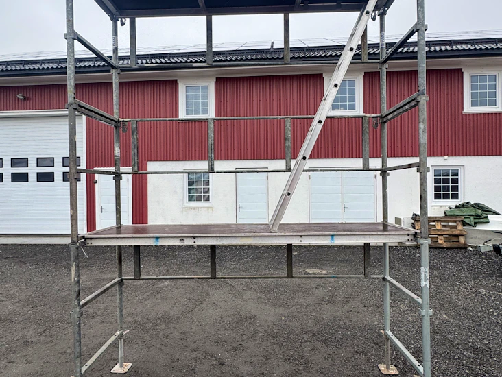 Haki stillas / rullestillas til utleie – arbeidshøyde opptil 5 meter!